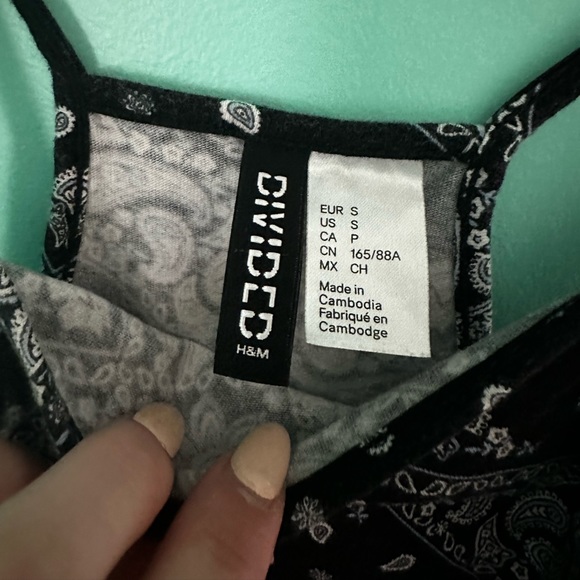 H&M Halter Crop Top - Picture 2 of 3